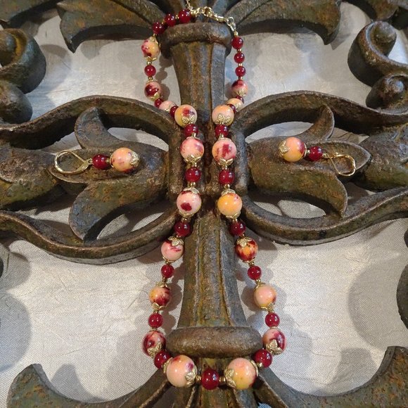 Necklace/earring set designed & hand-crafted by Carole With an E! - Picture 3 of 8